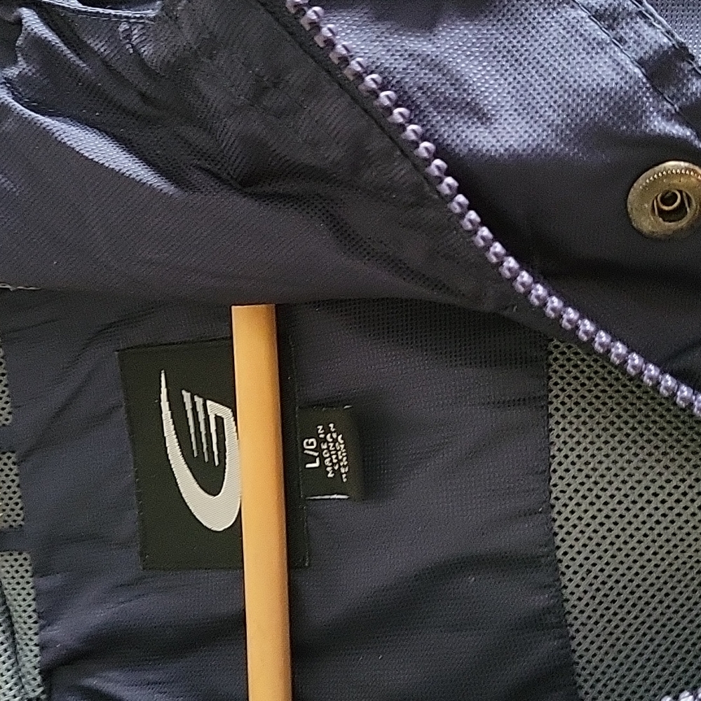 Breathable rain jacket